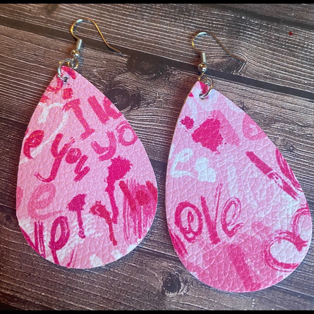 BRAND NEW TEAR DROP VALENTINE’s DAY EARRINGS